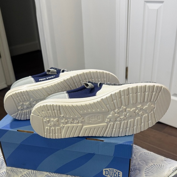 Hey Dude Wally Tri Penn State Slip On Shoes Navy Grey Men’s 9 NWT - Picture 6 of 8